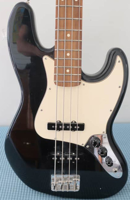 PG 14072: FENDER 2003 MEXI JAZZ BASS STD